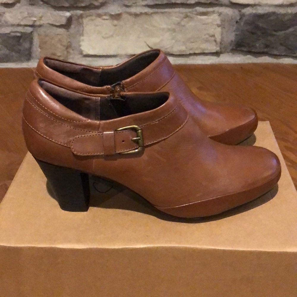 ‼️NWOT- Clarks Women’s Bendable Shoe Sz-10